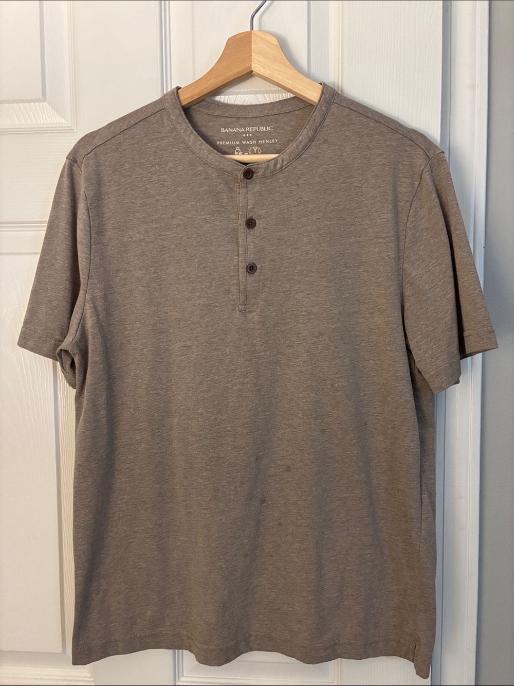 Banana Republic Men's Short-Sleeve Henley T-Shirt - Taupe - M